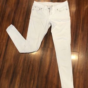 White skinny jeans